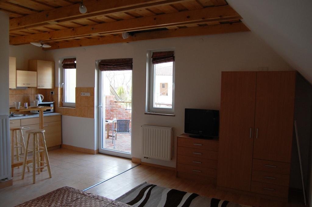 Maya Guesthouse Eger Esterno foto